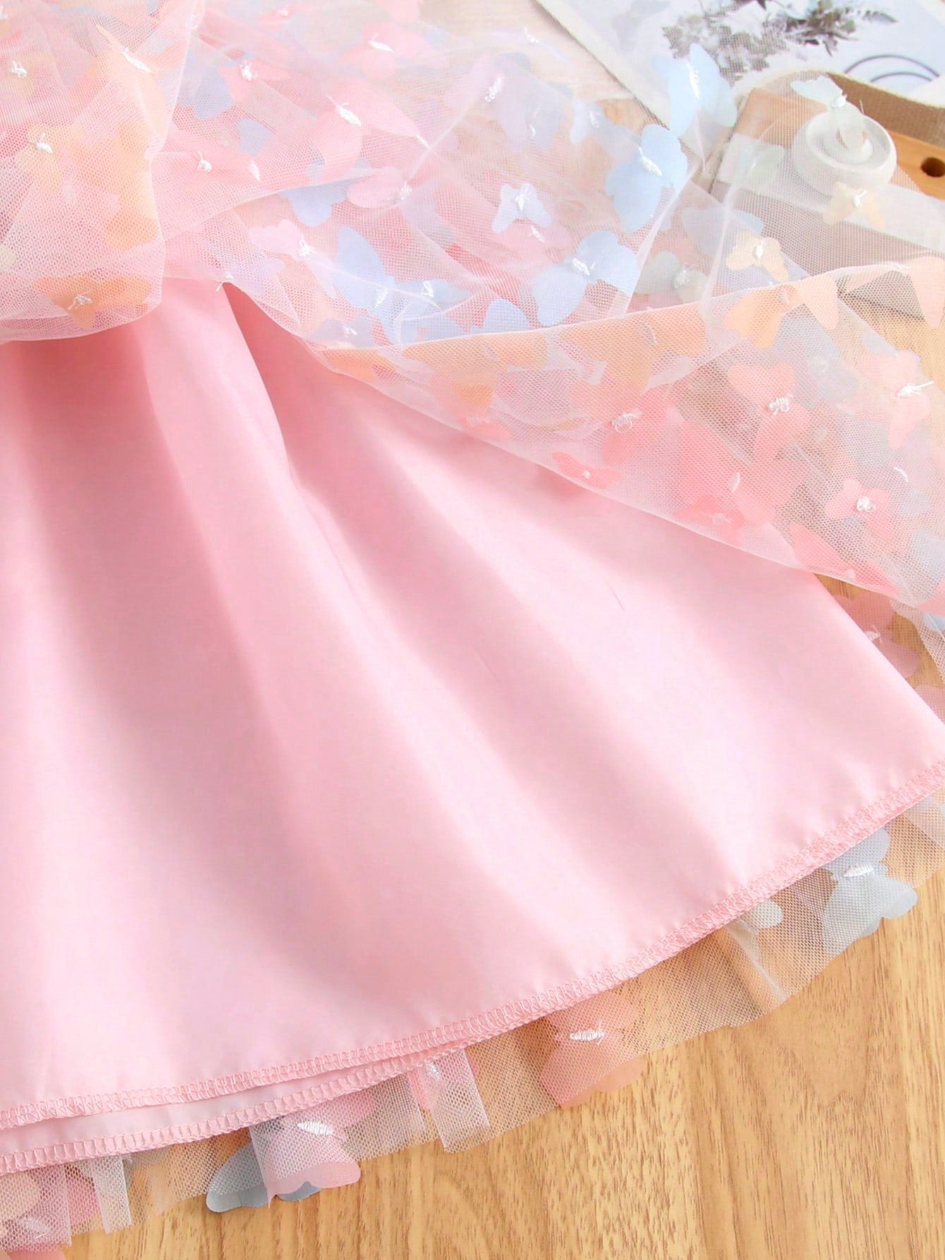 Young Girl Gorgeous Princess Dress With 3D Butterfly Decoration, Rainbow-Colored Straps, Perfect For Parties, Birthdays Or Summer Gifts